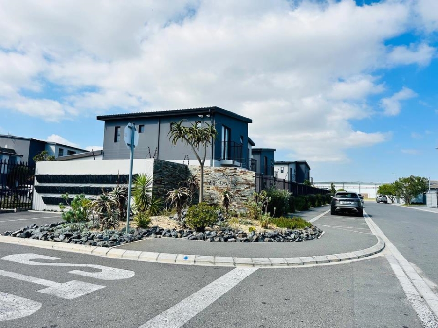2 Bedroom Property for Sale in Parklands North Western Cape